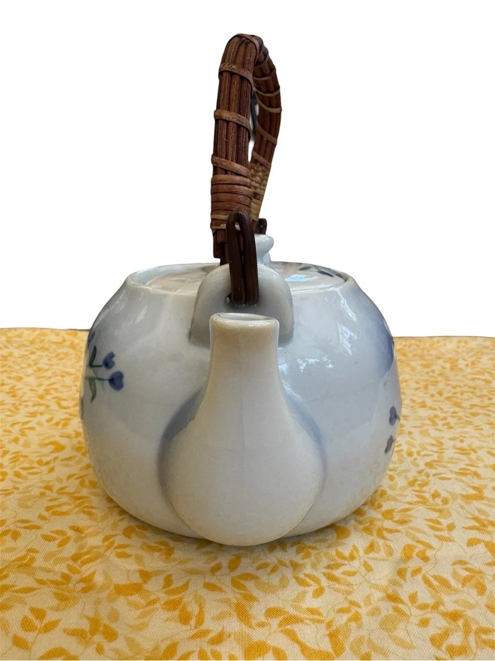 Kagetsu Blue and White Ceramic Teapot. NWT and Never Used.